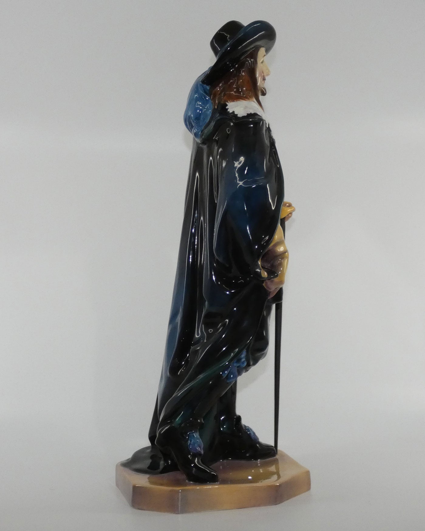 hn2084-royal-doulton-figure-king-charles