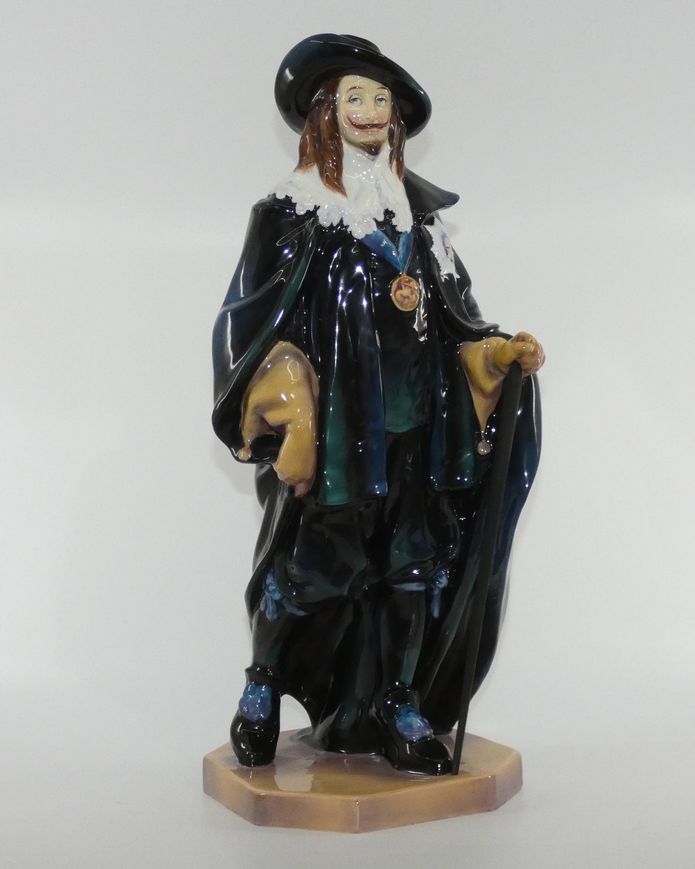 hn2084-royal-doulton-figure-king-charles