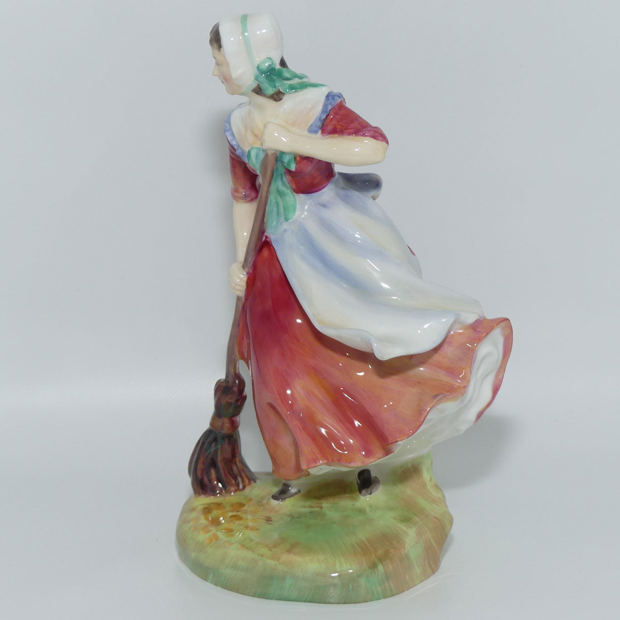 HN2087 Royal Doulton figurine Autumn | The Seasons