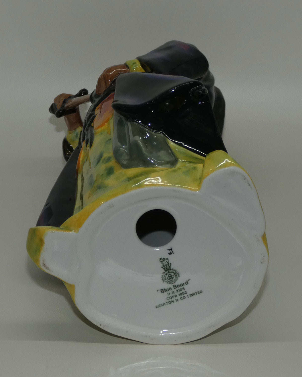 hn2105-royal-doulton-figure-bluebeard