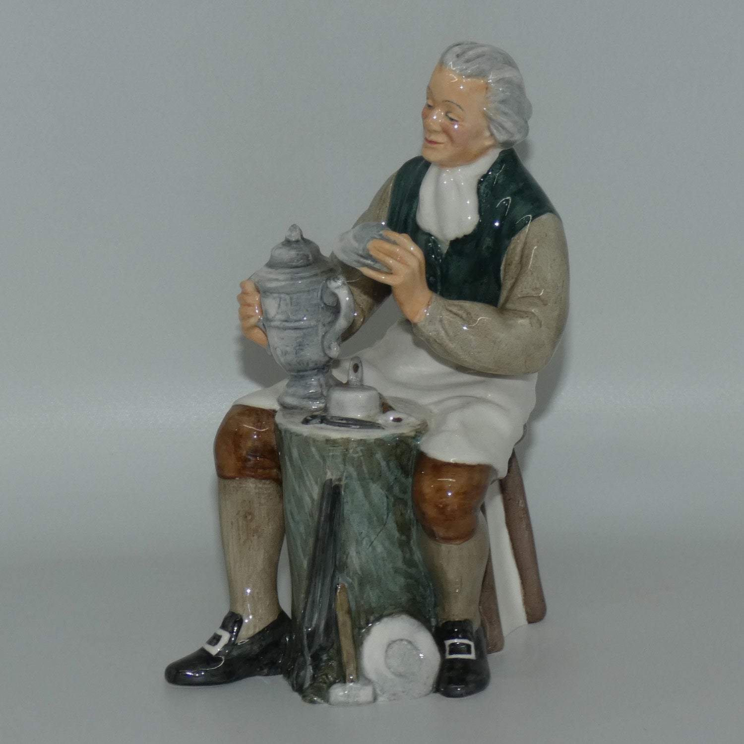hn2146-royal-doulton-figure-the-tinsmith