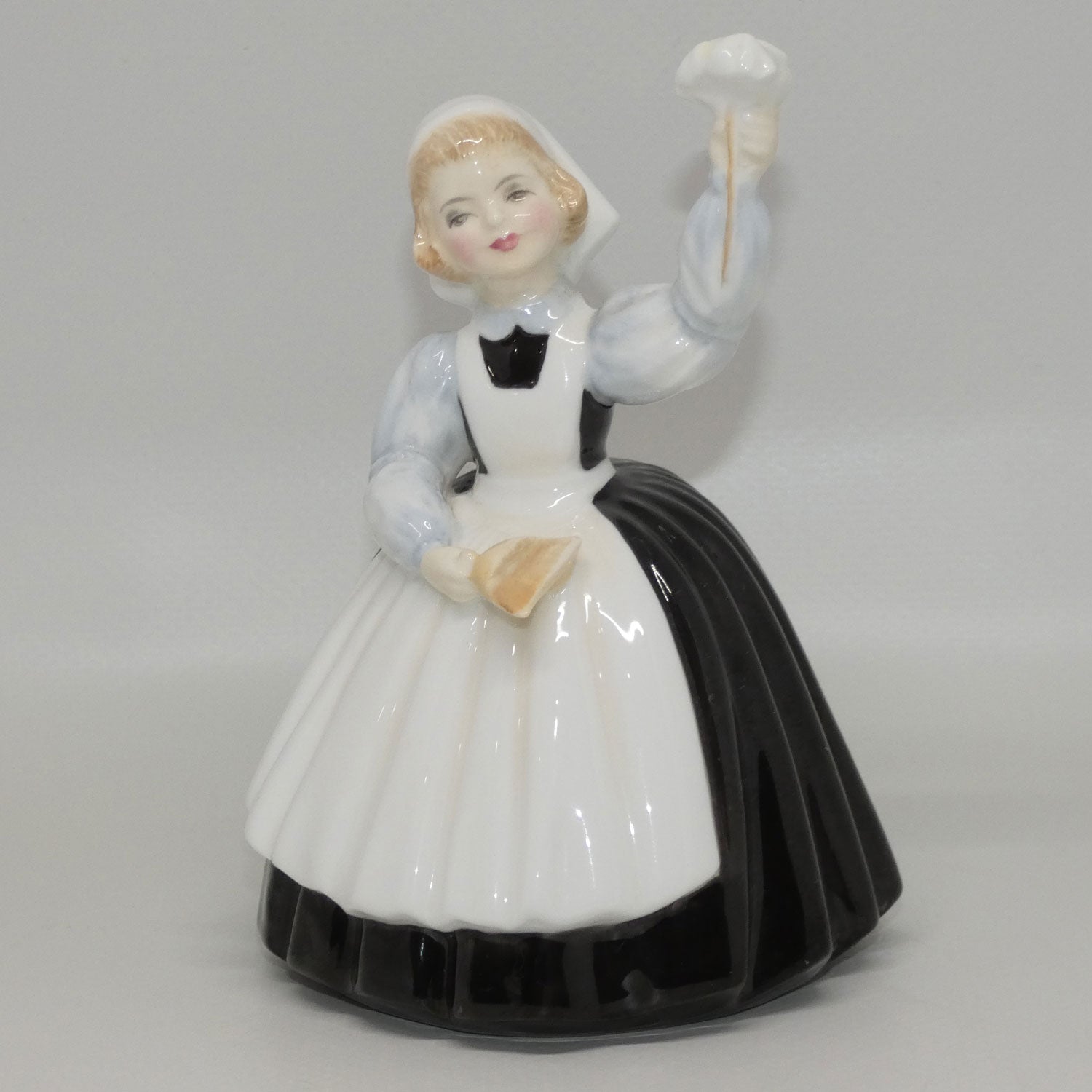 hn2151-royal-doulton-figure-mothers-help