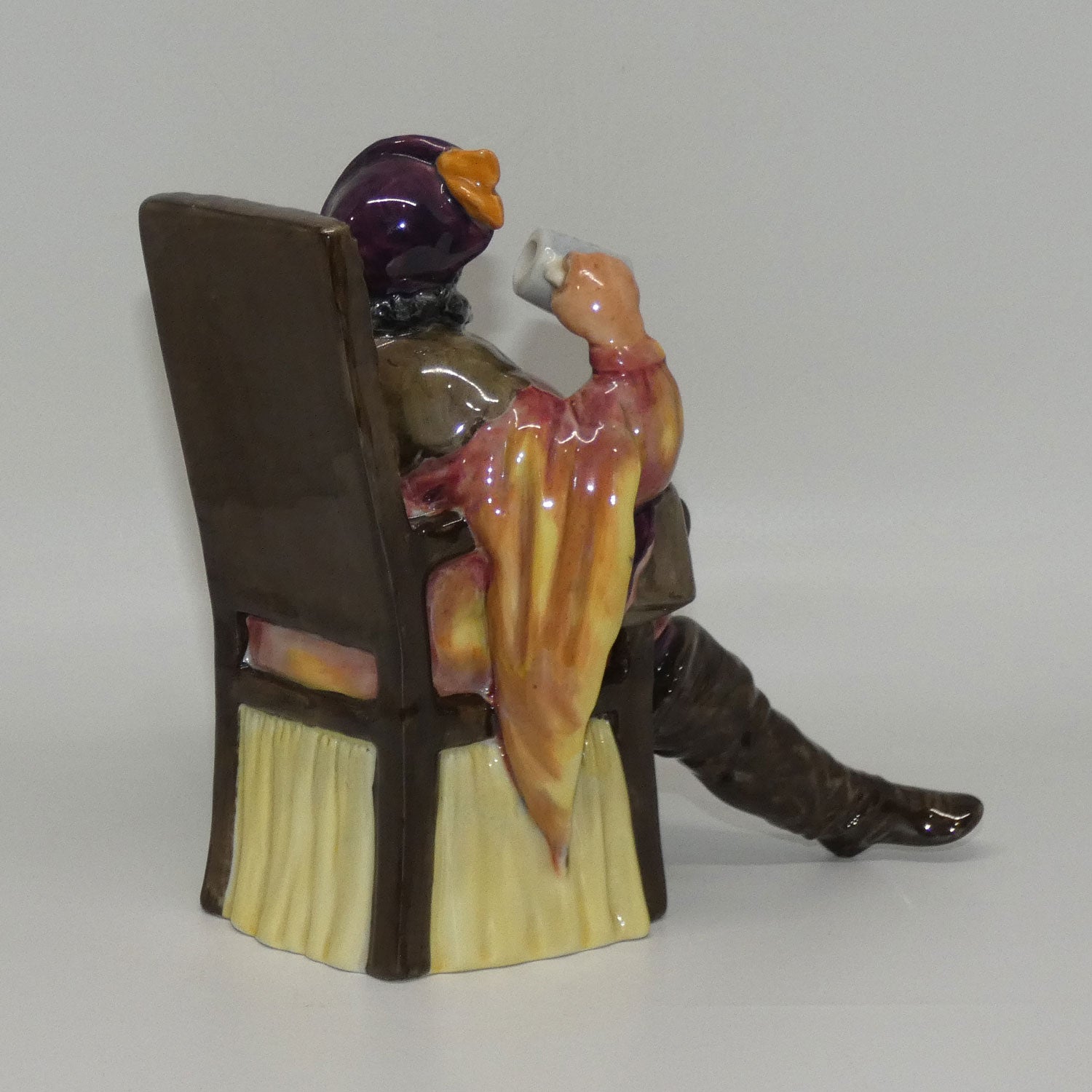 hn2162-royal-doulton-figure-the-foaming-quart