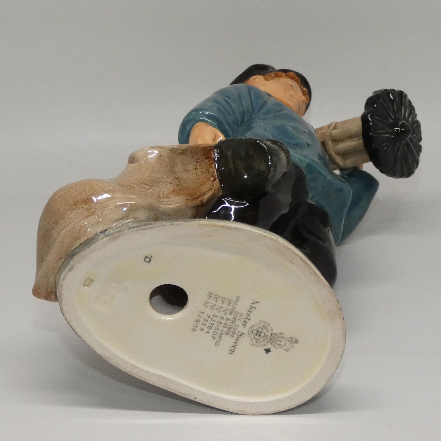 hn2205-royal-doulton-figure-master-sweep