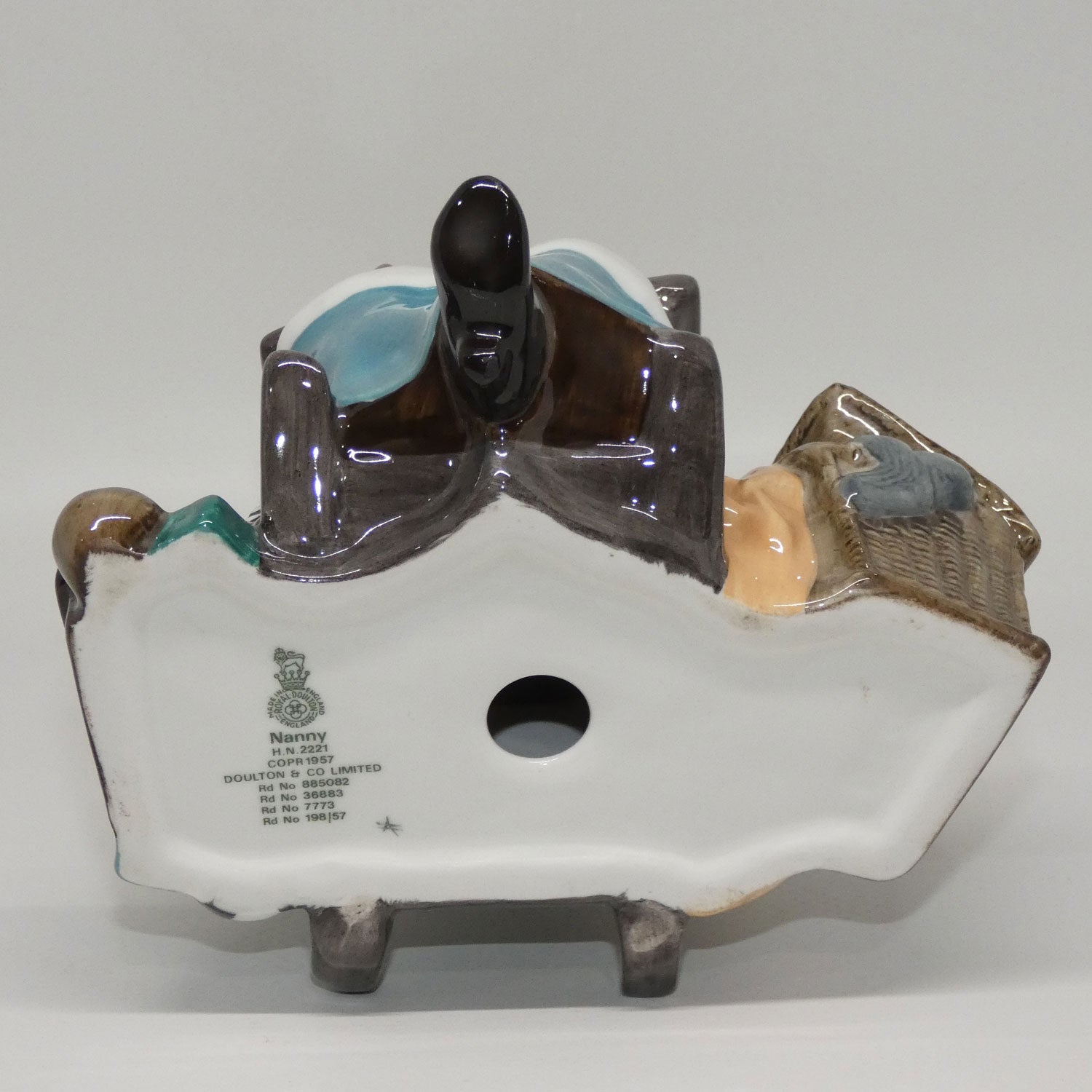 hn2221-royal-doulton-figure-nanny