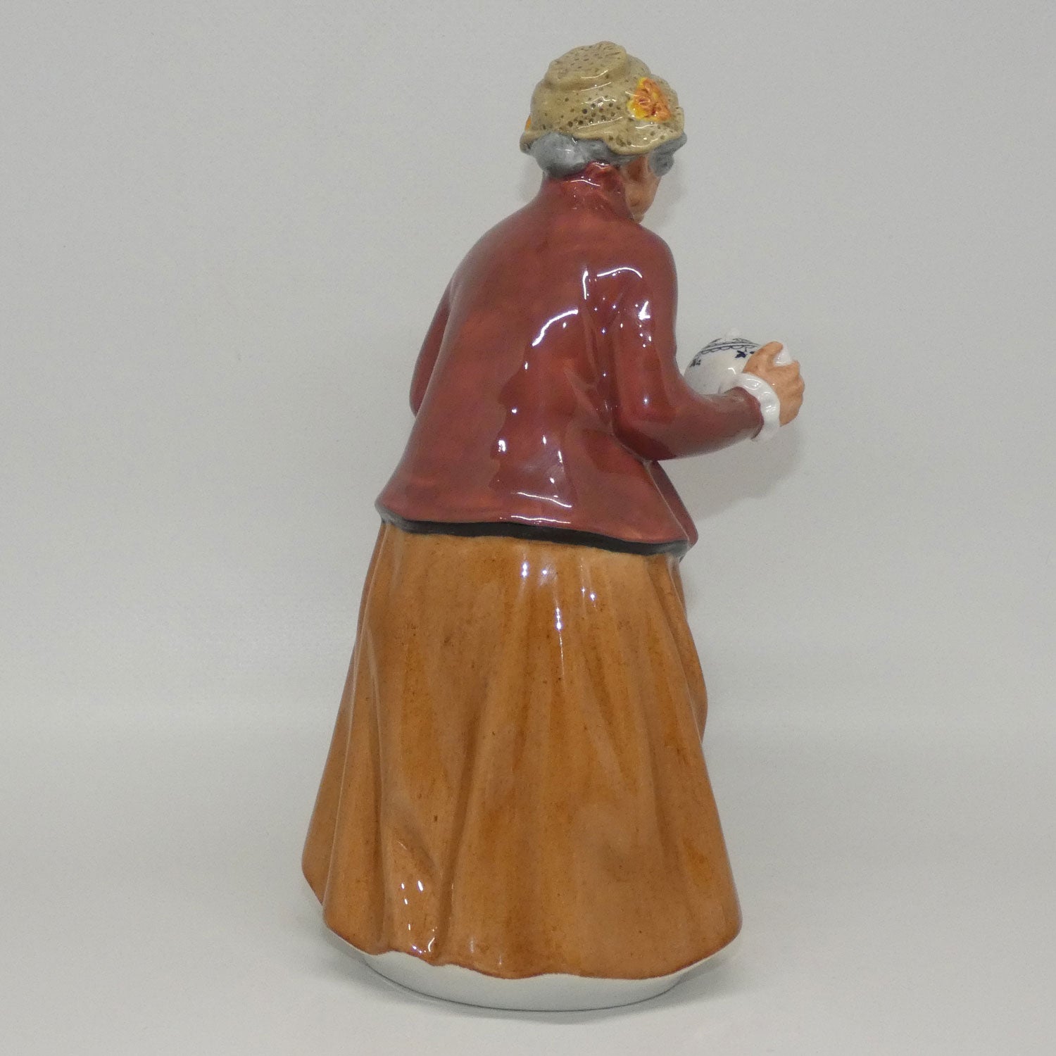 hn2255-royal-doulton-figure-teatime