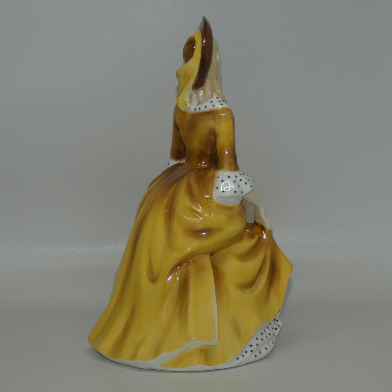 hn2275-royal-doulton-figure-sandra-gold
