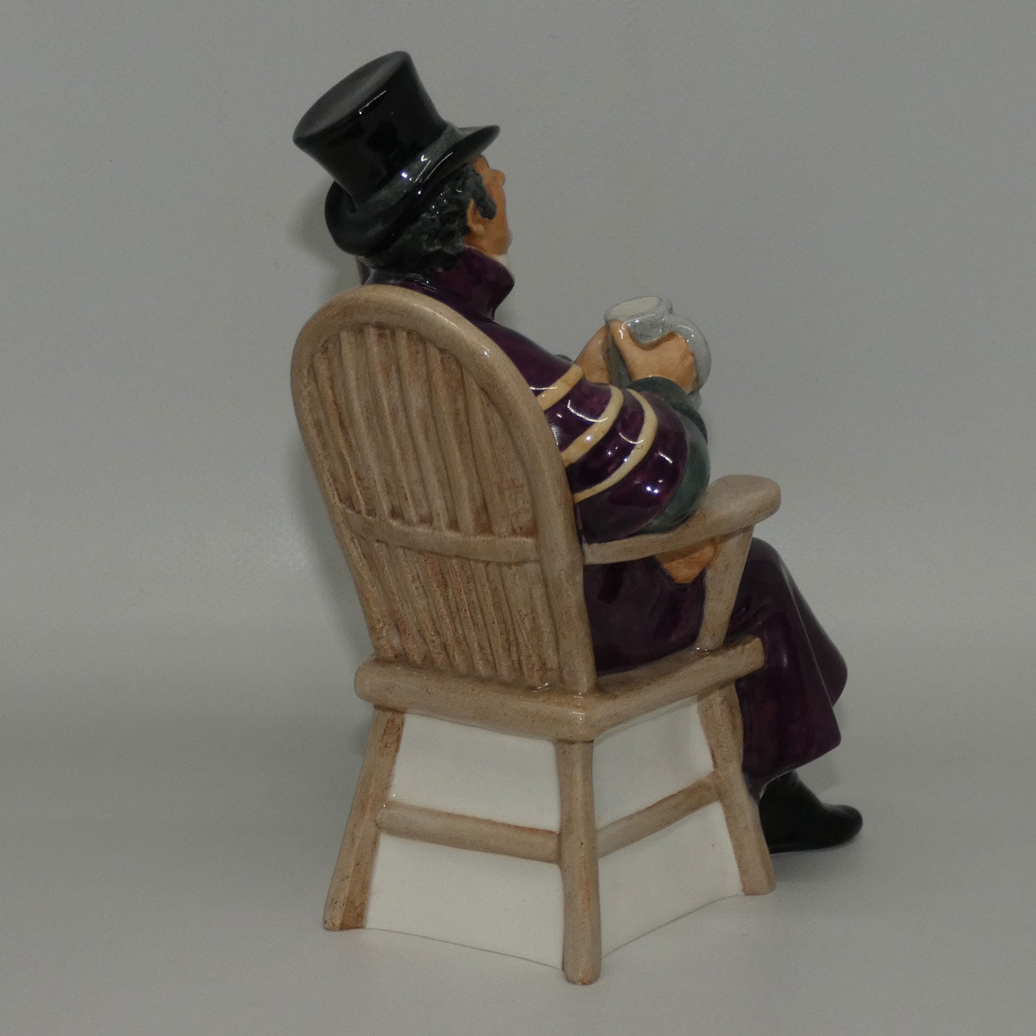 hn2282-royal-doulton-figure-the-coachman