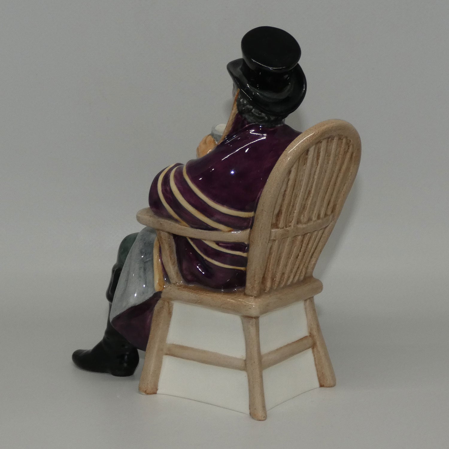 hn2282-royal-doulton-figure-the-coachman
