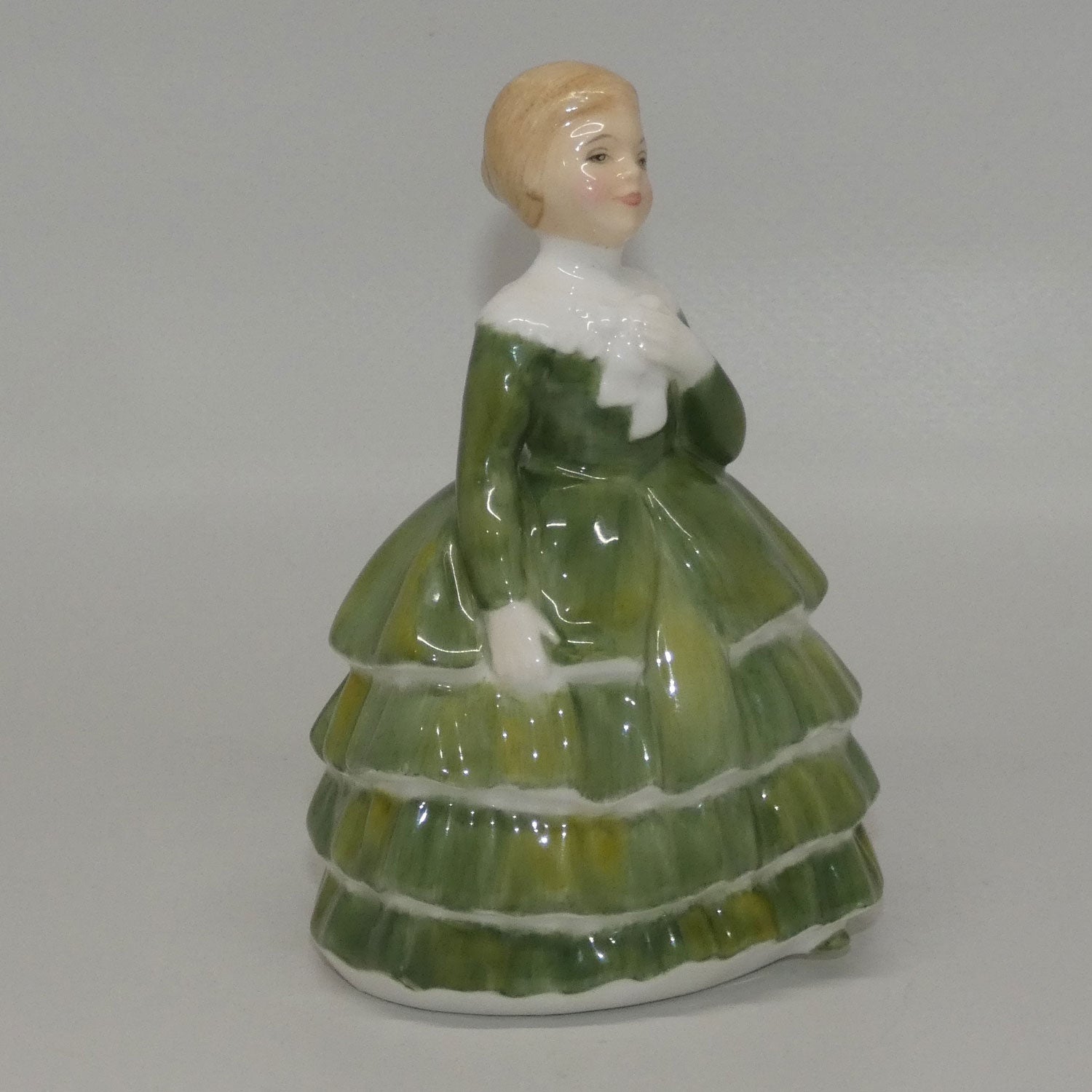 hn2340-royal-doulton-figure-belle