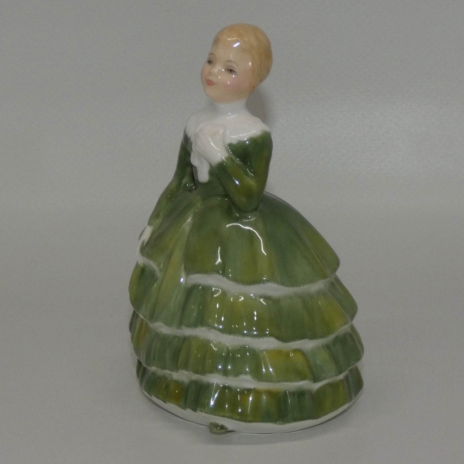 hn2340-royal-doulton-figure-belle