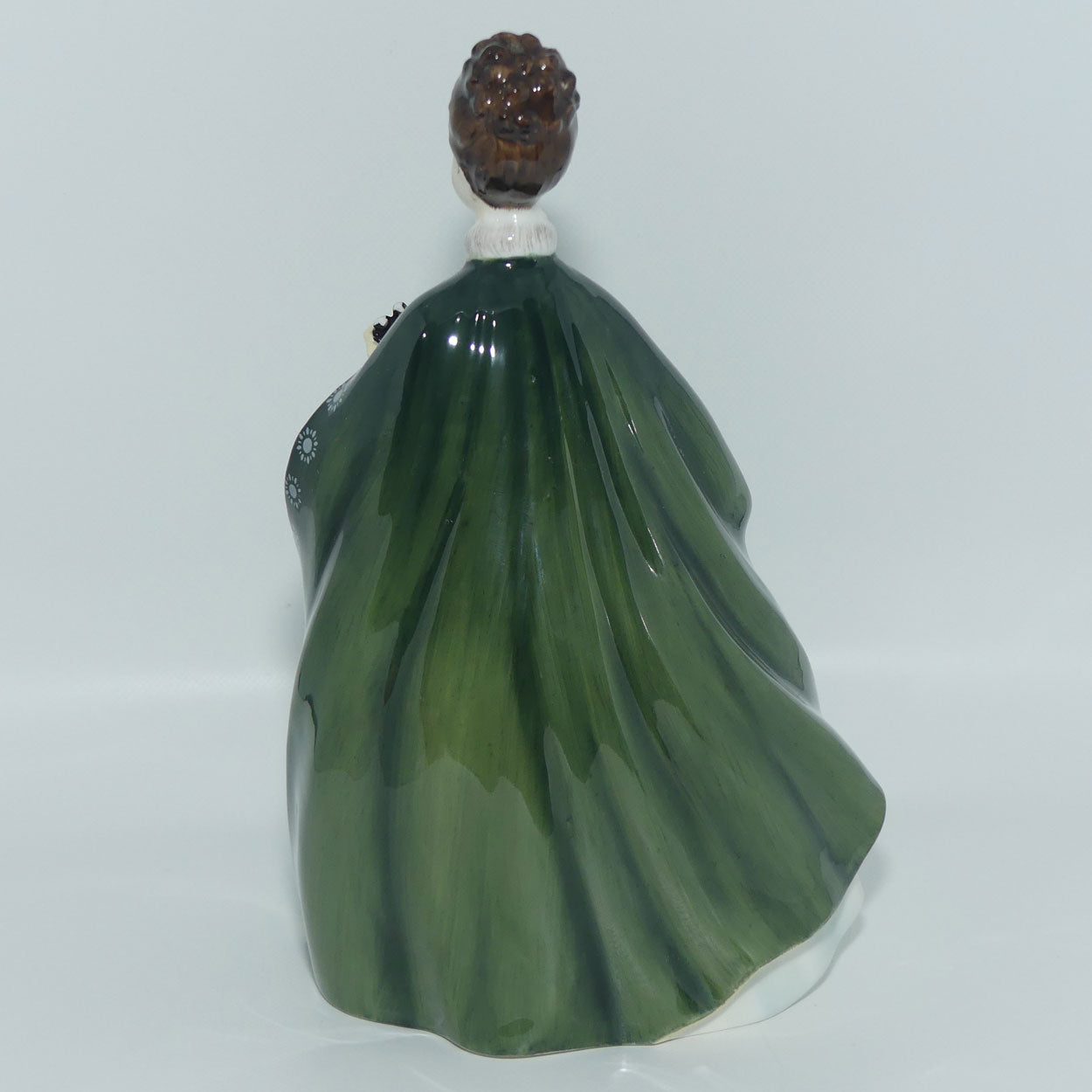 Royal Doulton figure Premiere HN2343A | Hand rests on the cloak