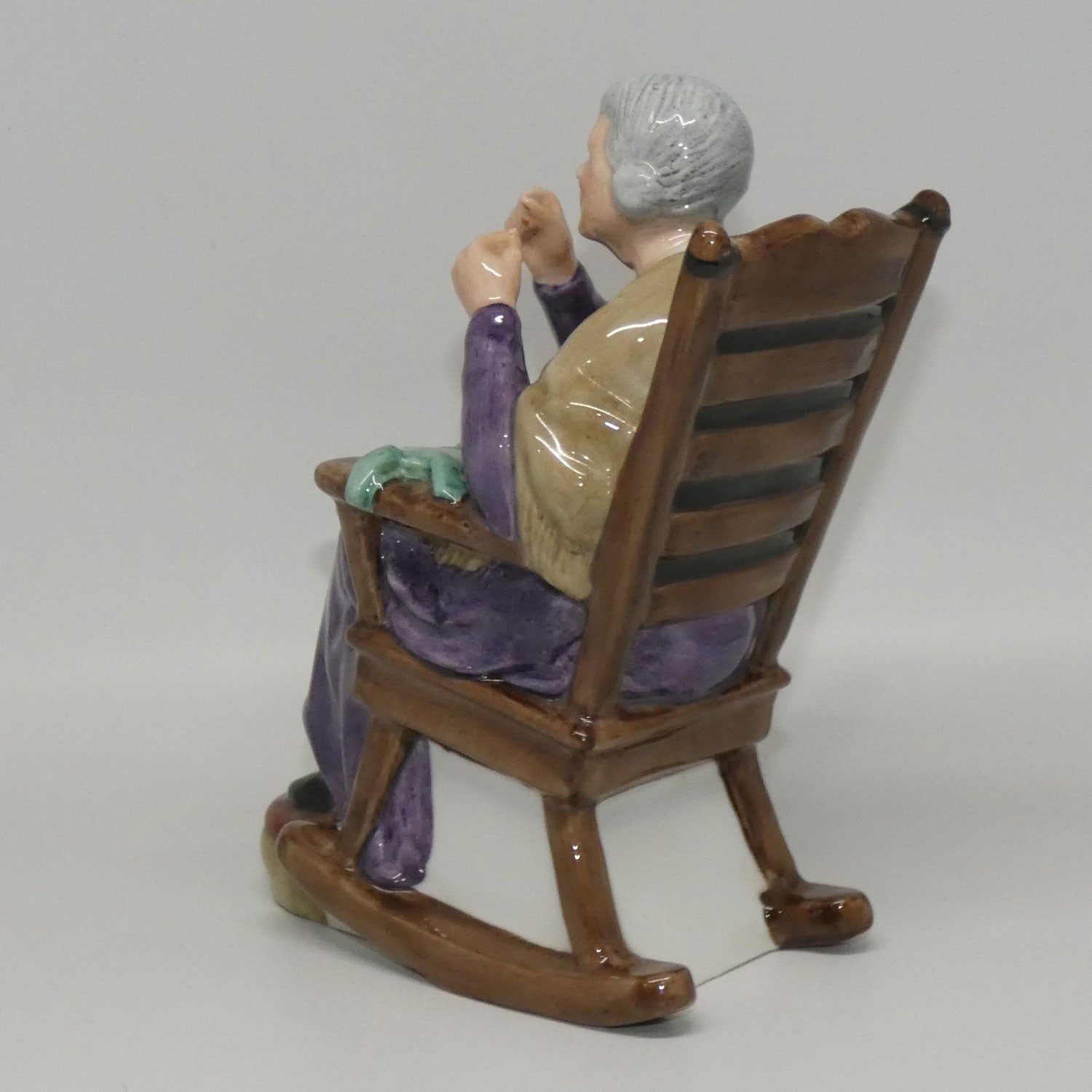 hn2352-royal-doulton-figure-a-stitch-in-time