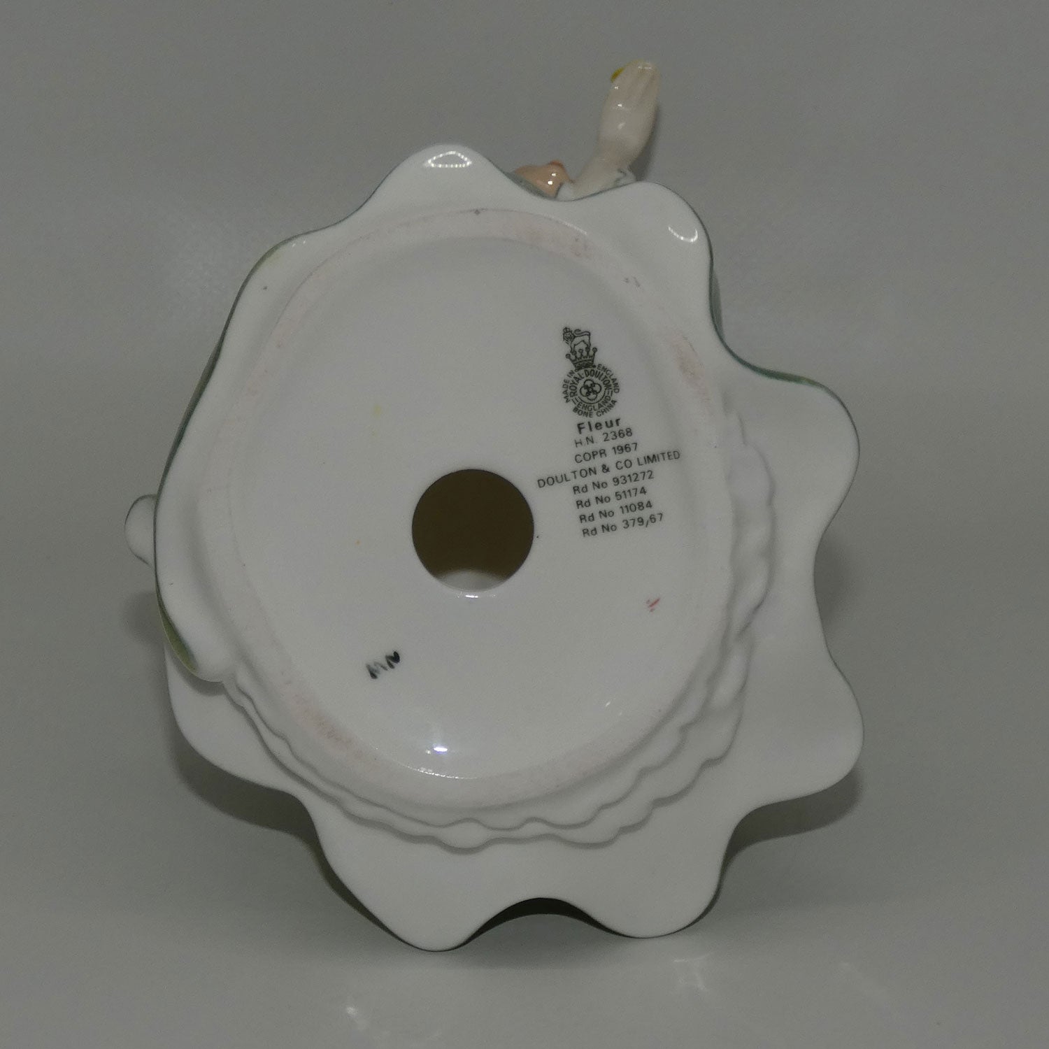 hn2368-royal-doulton-figure-fleur-green