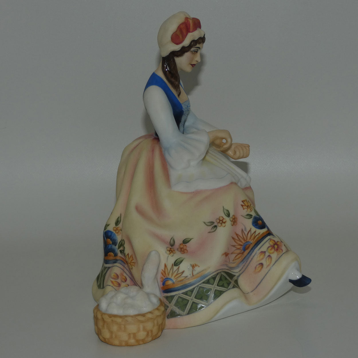 hn2390-royal-doulton-figure-spinning