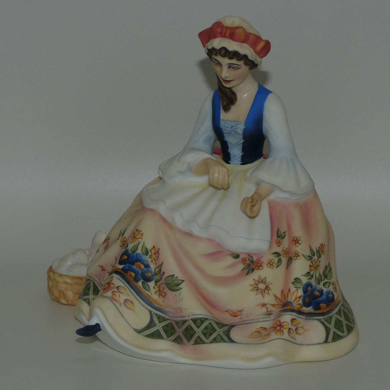 hn2390-royal-doulton-figure-spinning