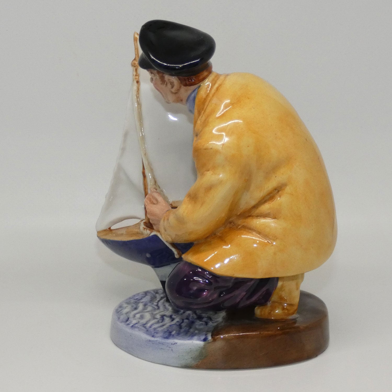 hn2442-royal-doulton-figure-sailors-holiday