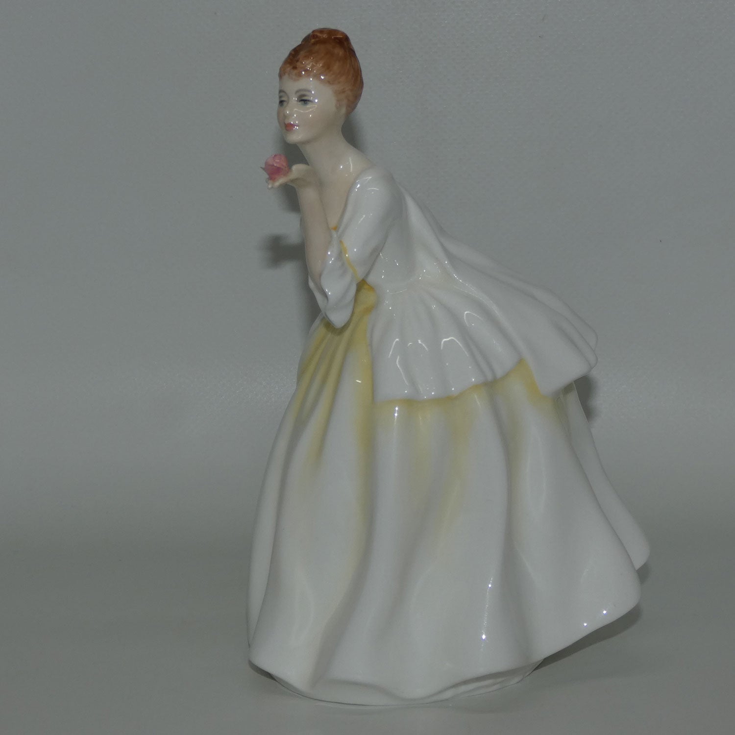 hn2460-royal-doulton-figure-flower-of-love