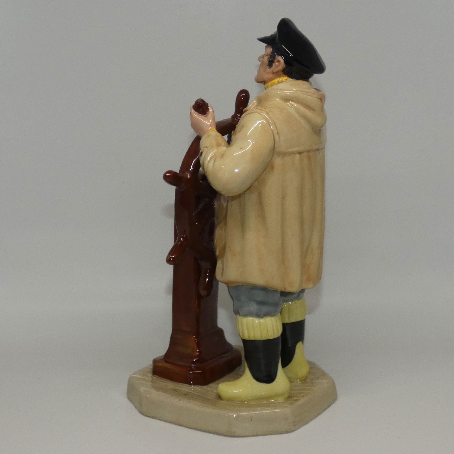 hn2488-royal-doulton-figure-helmsman