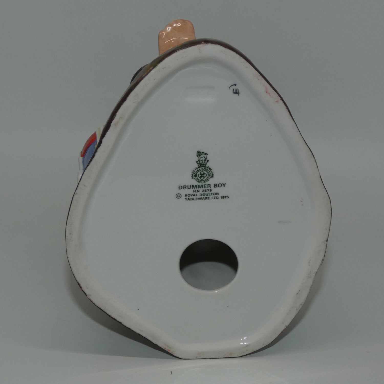 hn2679-royal-doulton-figure-drummer-boy