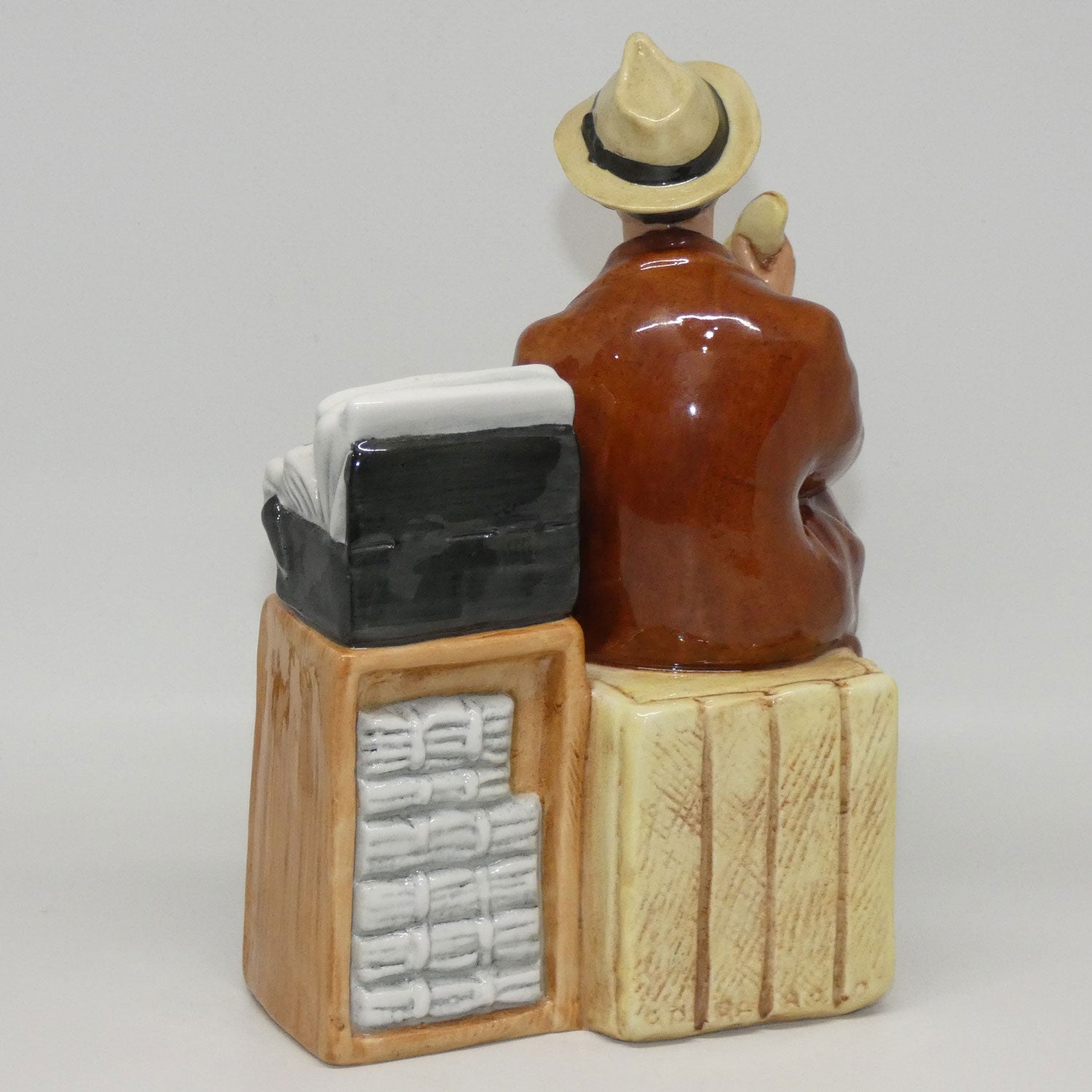 hn2683-royal-doulton-figure-stop-press