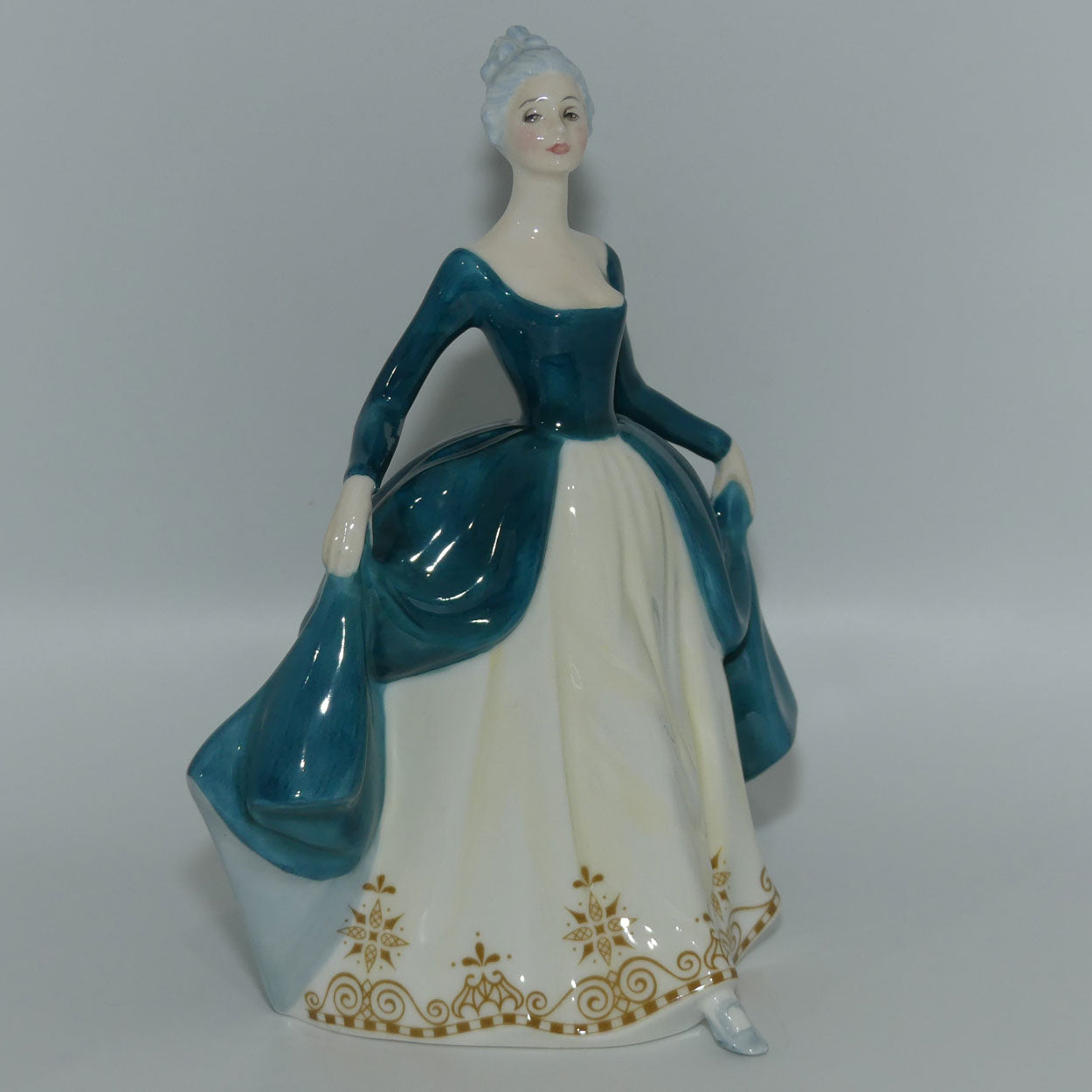 HN2709 Royal Doulton figurine Regal Lady