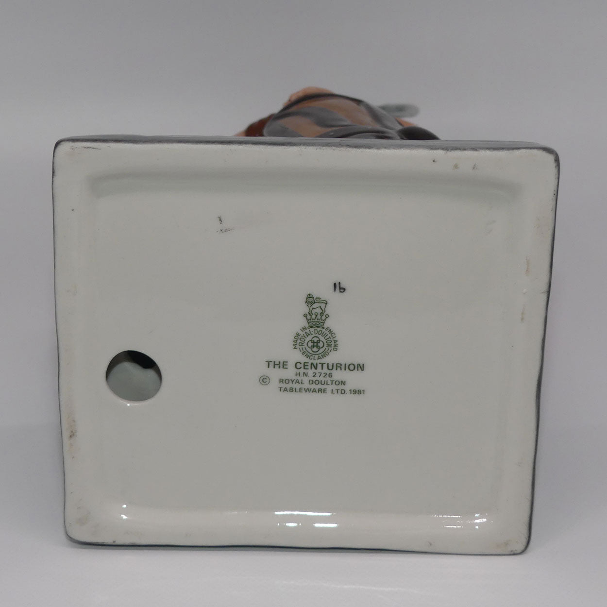 hn2726-royal-doulton-figure-centurion