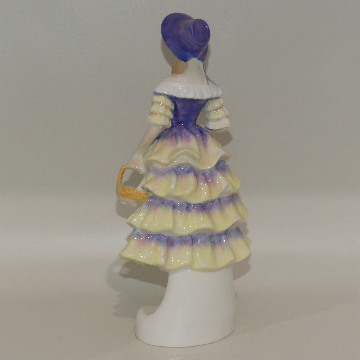hn2743-royal-doulton-figure-meg-1