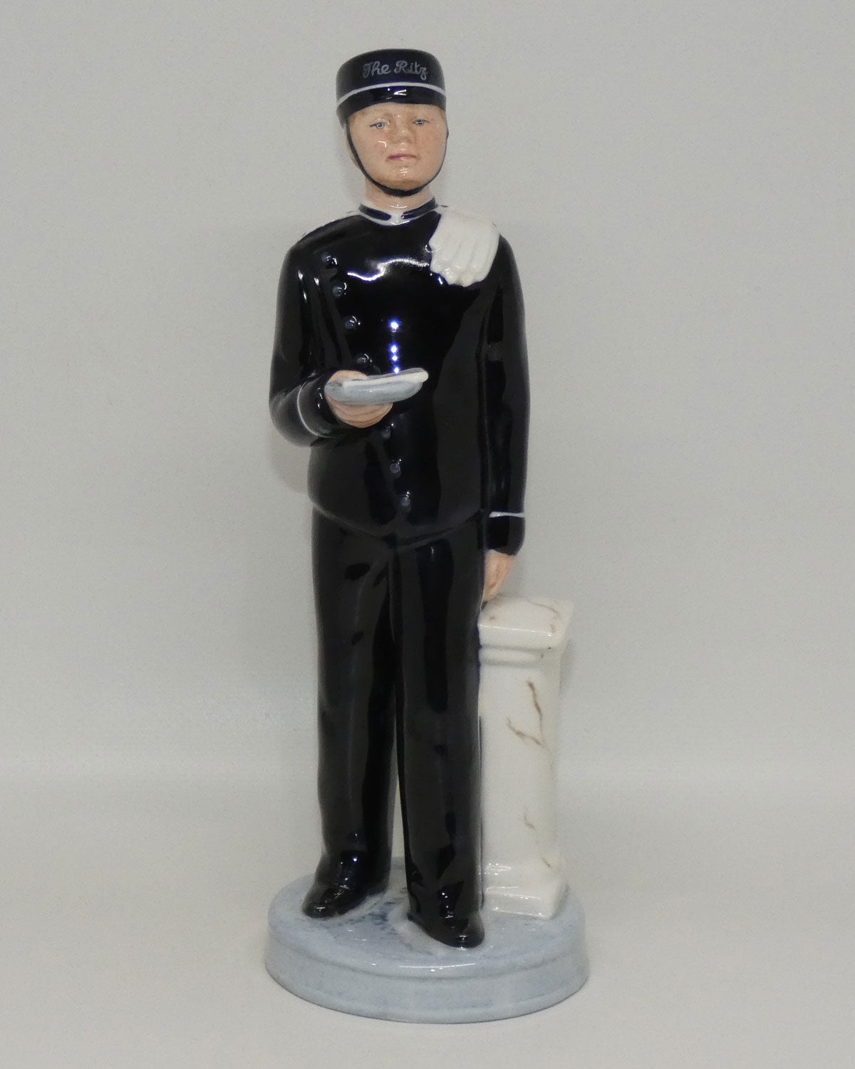 hn2772-royal-doulton-figure-ritz-bell-boy
