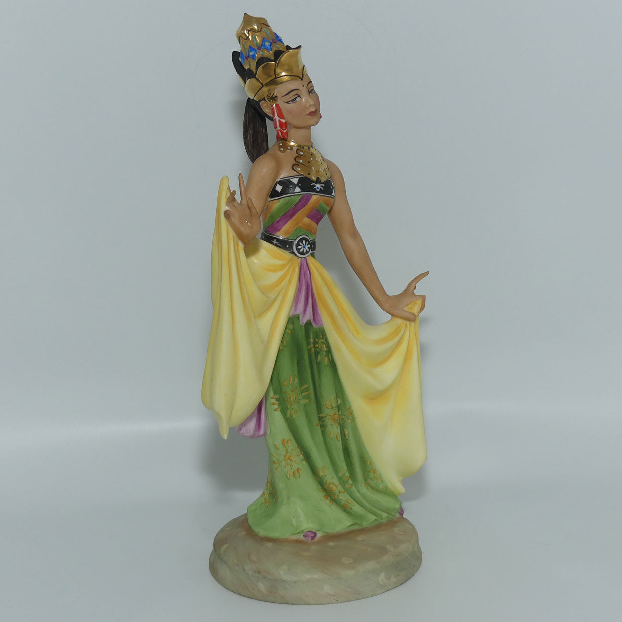 HN2808 Royal Doulton figurine Balinese Dancer | Dancers of the World