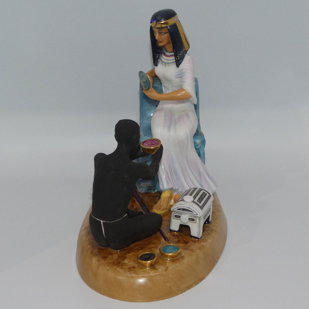 HN2868 Royal Doulton figurine Cleopatra | Les Femmes Fatales