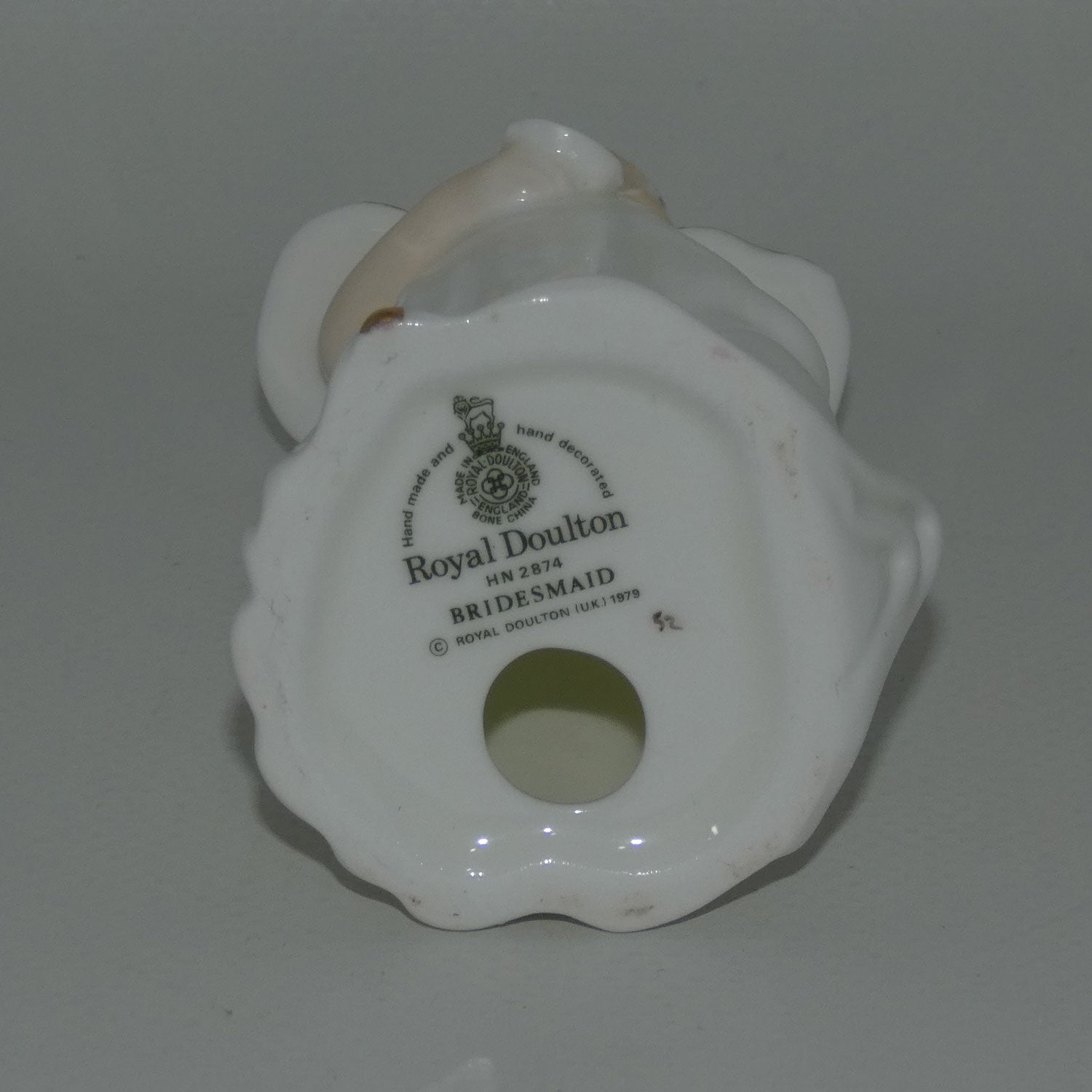 hn2874-royal-doulton-figure-the-bridesmaid