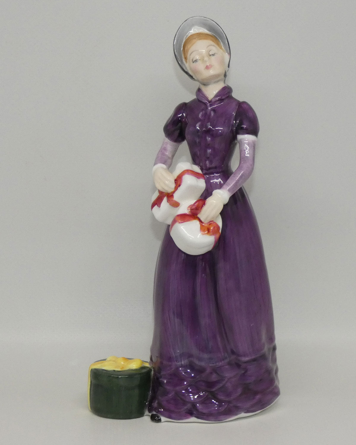 hn2896-royal-doulton-figure-good-day-sir