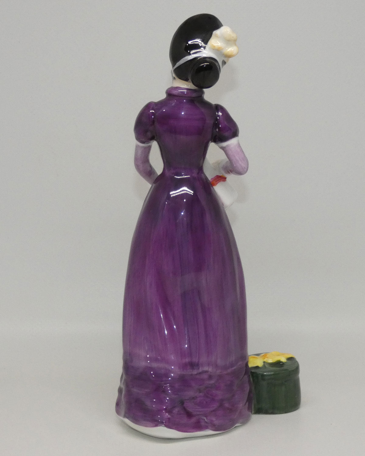 hn2896-royal-doulton-figure-good-day-sir