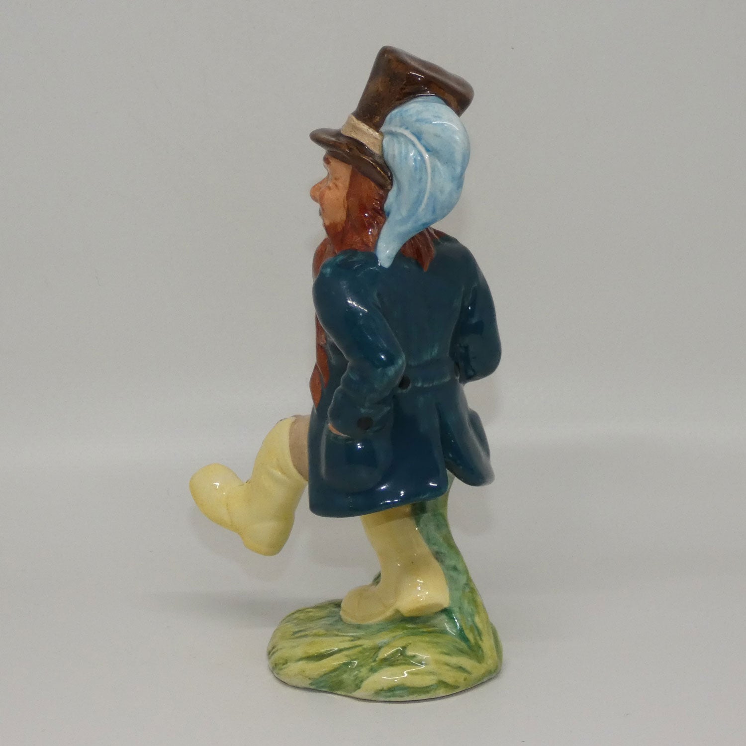 hn2924-royal-doulton-figure-tom-bombadil