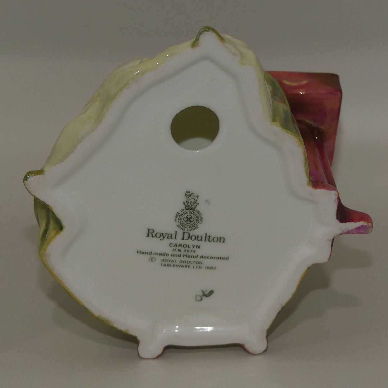 hn2974-royal-doulton-figure-carolyn