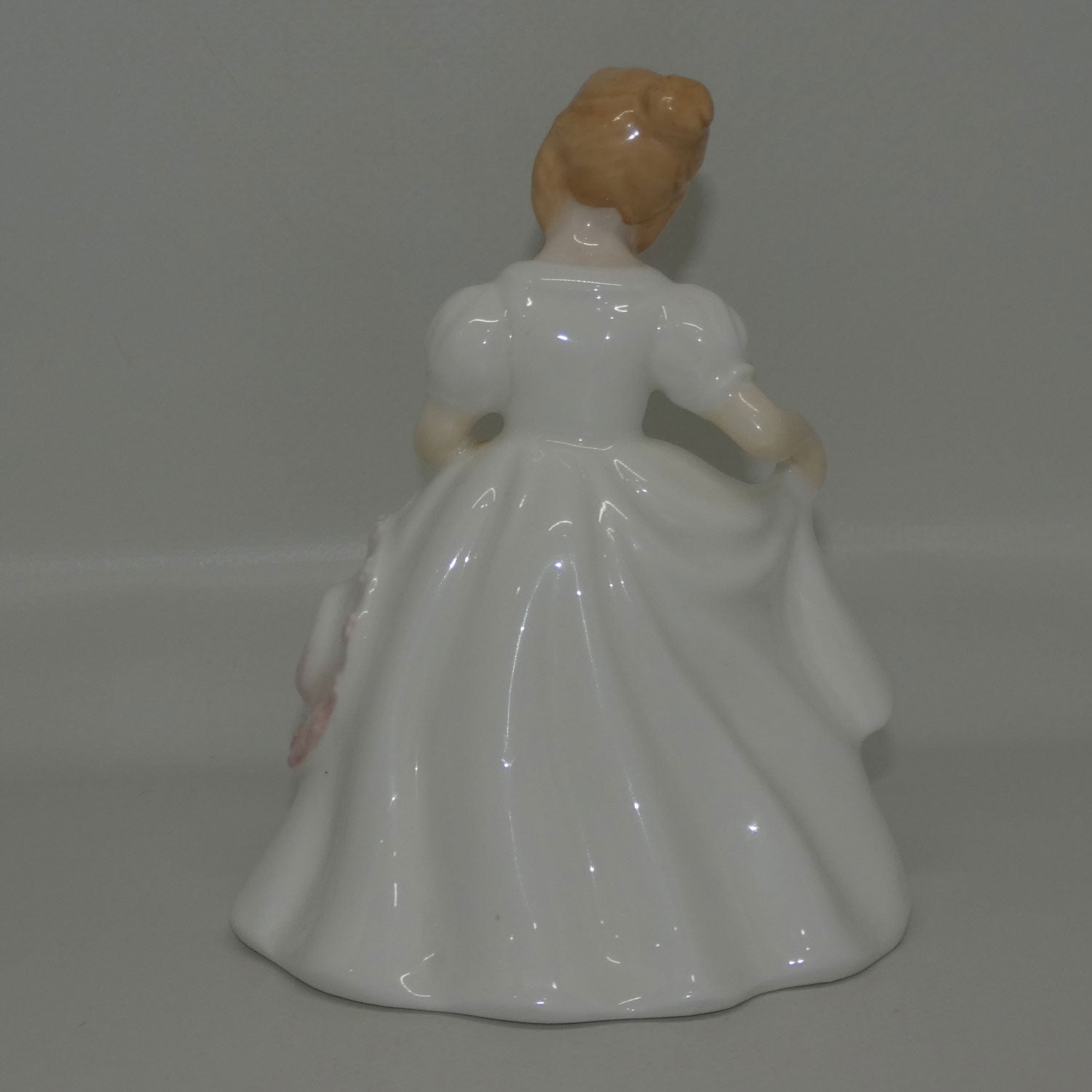 hn2996-royal-doulton-figure-amanda-pink