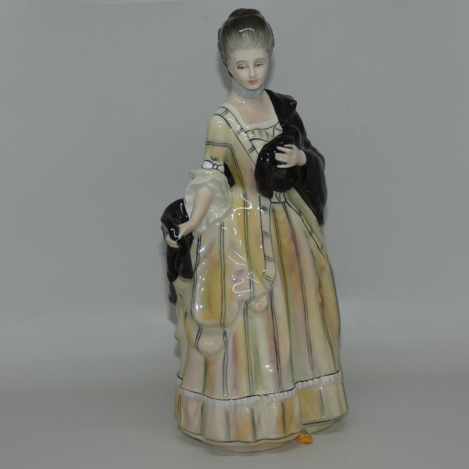 hn3010-royal-doulton-figure-isabella-countess-of-sefton