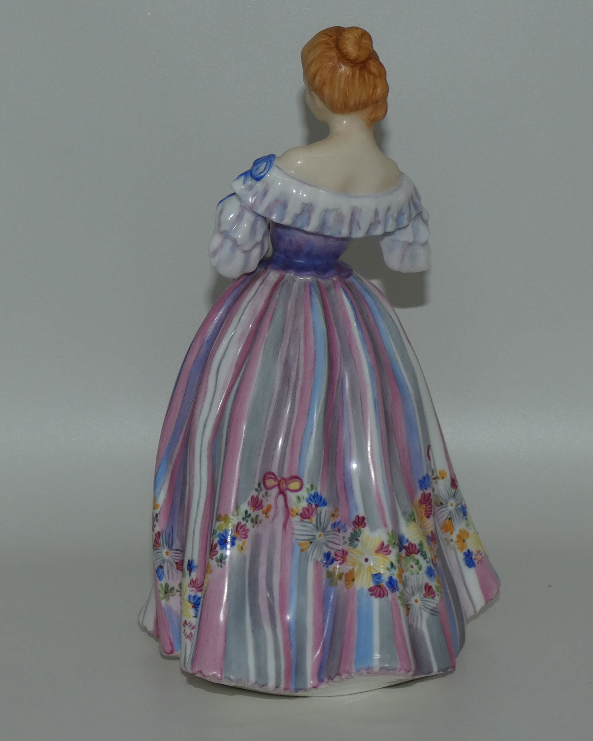 hn3015-royal-doulton-figure-adornment