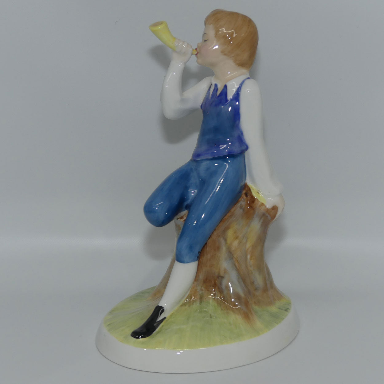 HN3035 Royal Doulton figure Little Boy Blue | Nursery Rhyme series