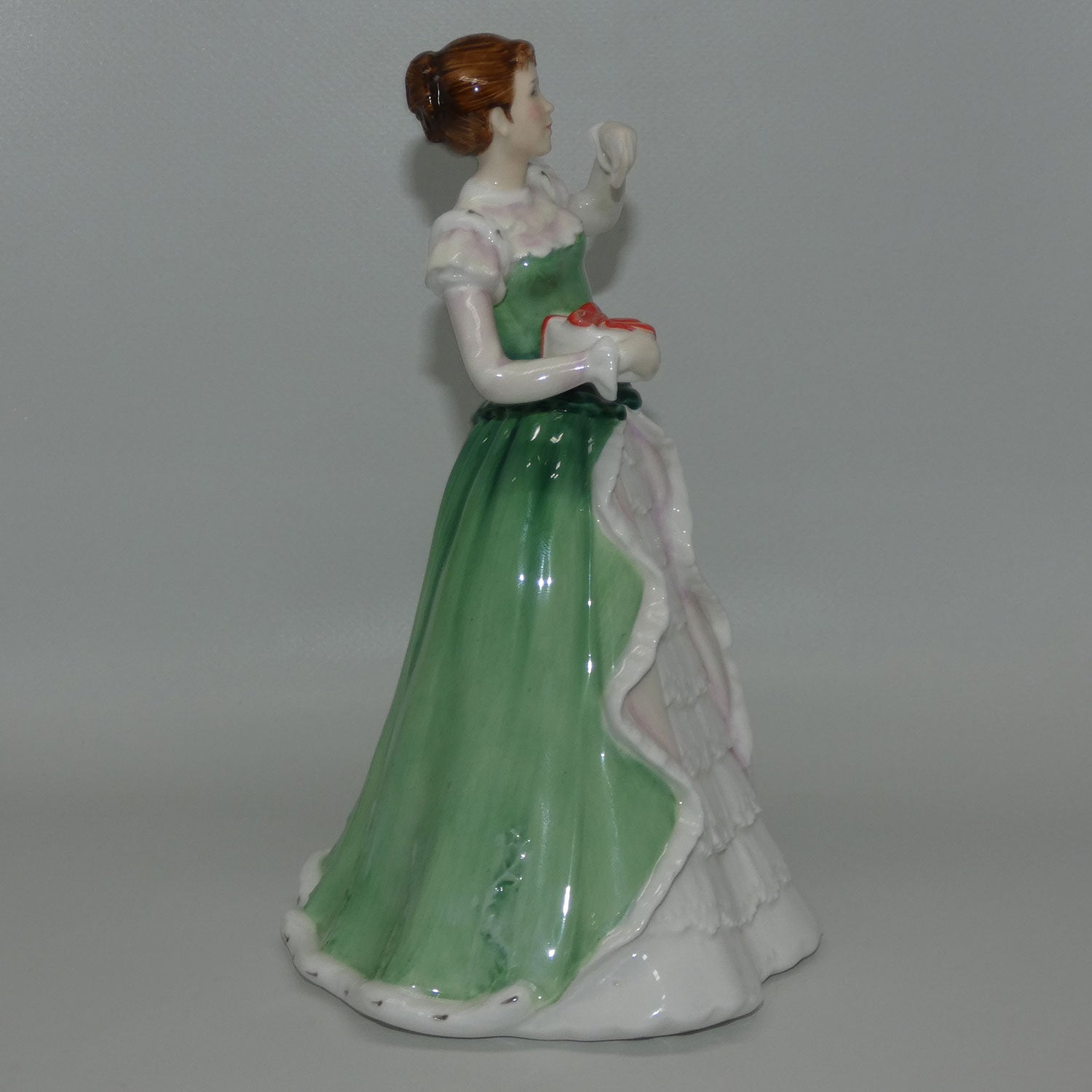 hn3096-royal-doulton-figure-merry-christmas