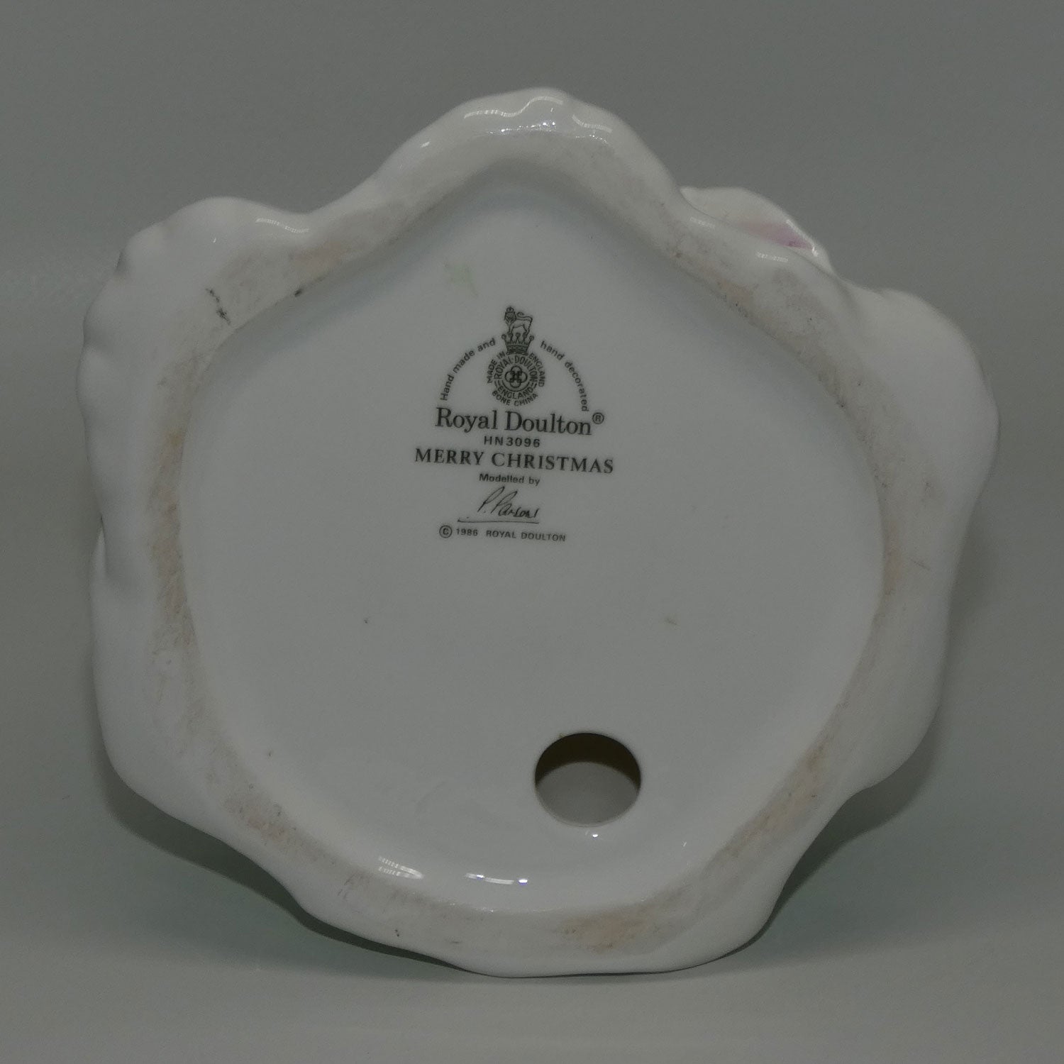 hn3096-royal-doulton-figure-merry-christmas