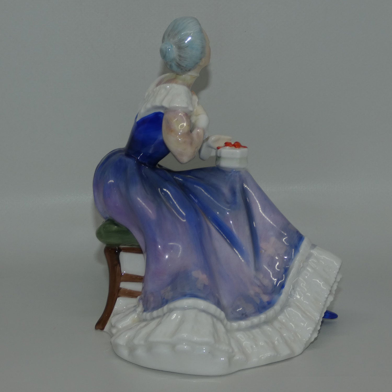 hn3097-royal-doulton-figure-happy-anniversary
