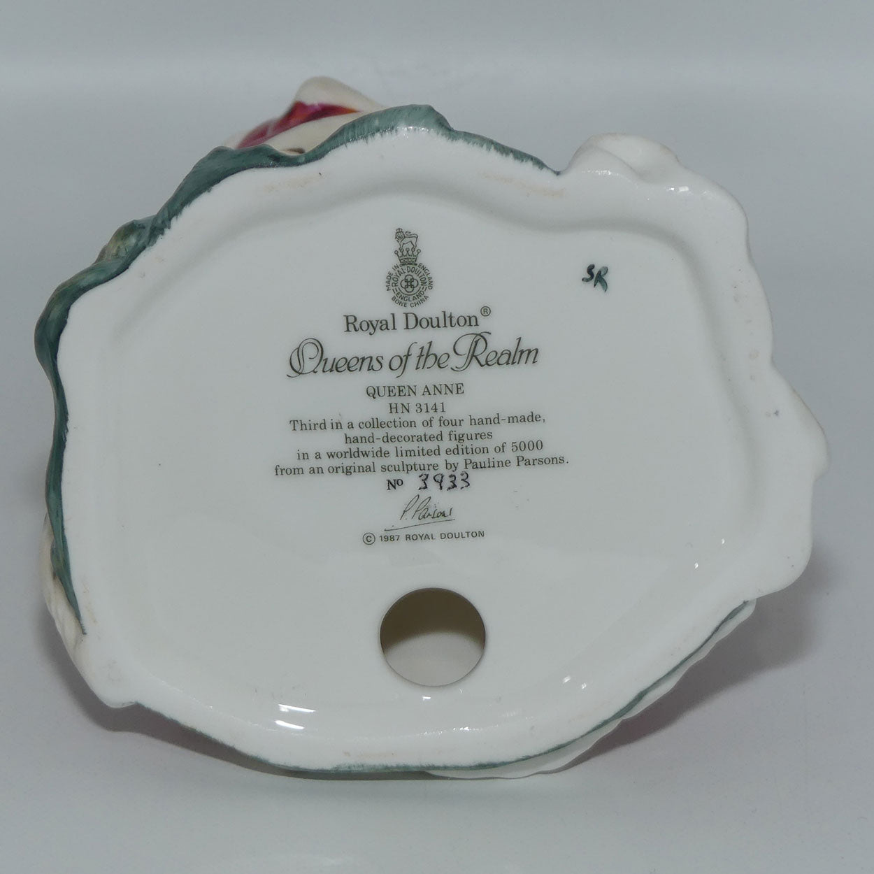 HN3141 Royal Doulton figure Queen Anne | Queens of the Realm LE3933/5000