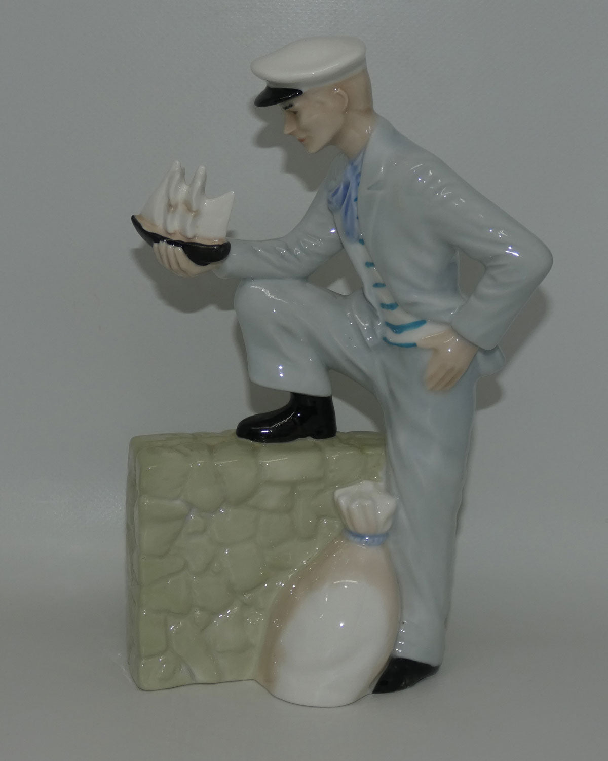 hn3185-royal-doulton-figure-travellers-tale