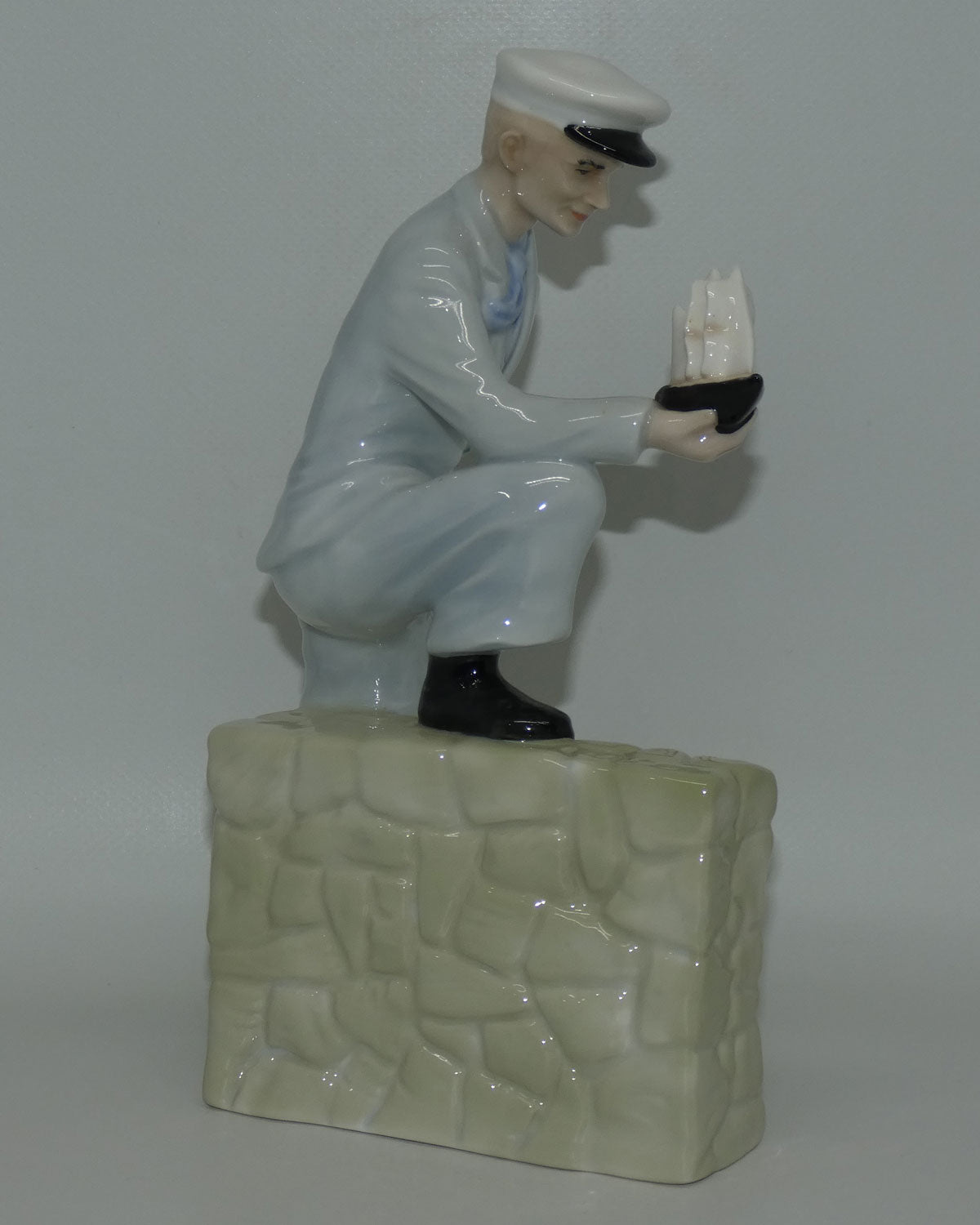hn3185-royal-doulton-figure-travellers-tale