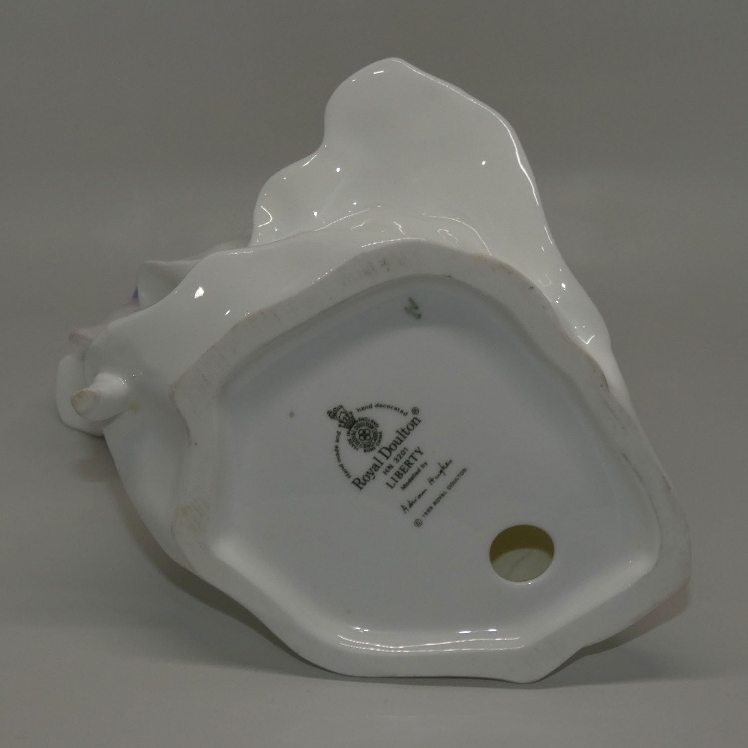 hn3201-royal-doulton-figure-liberty