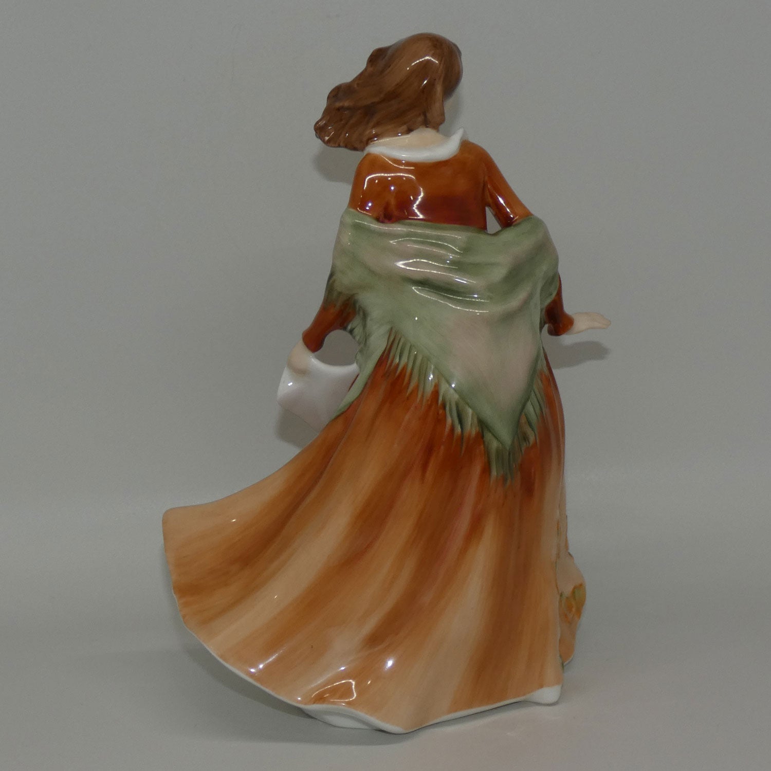 hn3231-royal-doulton-figure-autumntime