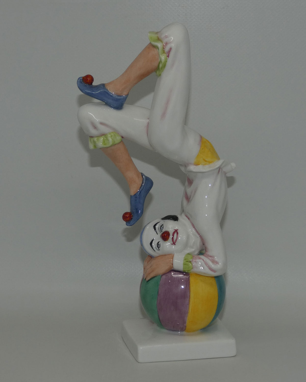 hn3283-royal-doulton-figure-tumbling
