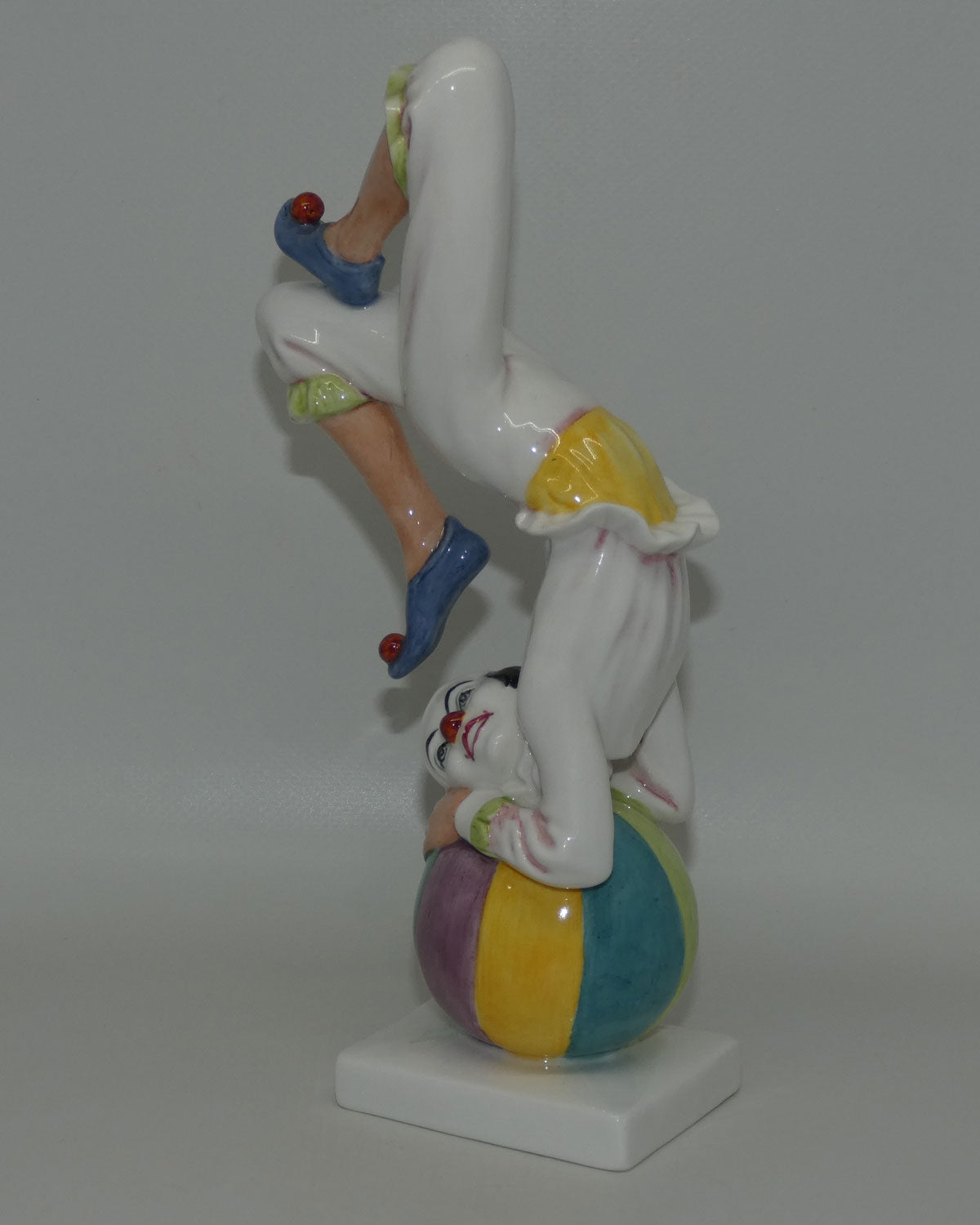 hn3283-royal-doulton-figure-tumbling